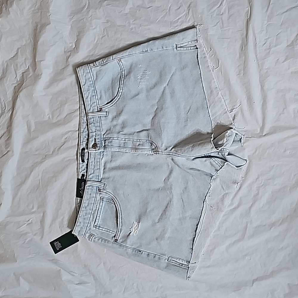 Wild Fable Women's Size 17 Super-High Rise Cut-Off Light Wash Jean Shorts New